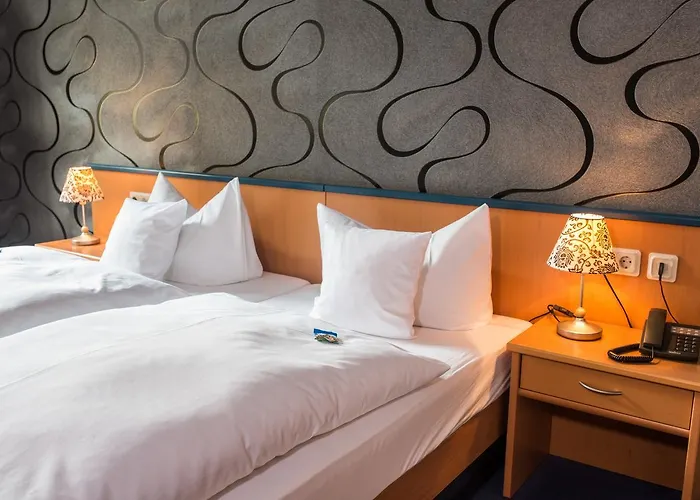 מלון B&s Am Bachhaus 3*